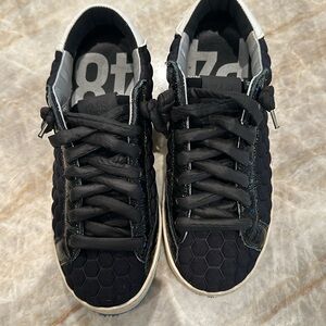 P448 Sneakers